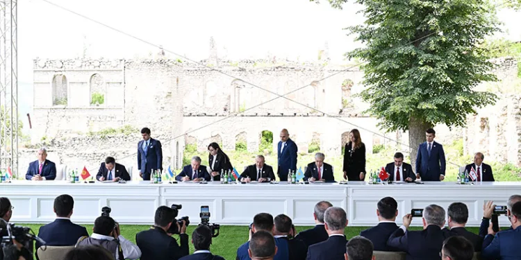 TDT Devlet Başkanları Gayrıresmi Zirvesi’nde Karabağ Deklarasyonu imzalandı