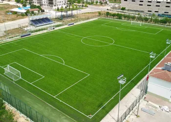 İnegöl Yeniceköy futbol sahası yenilendi