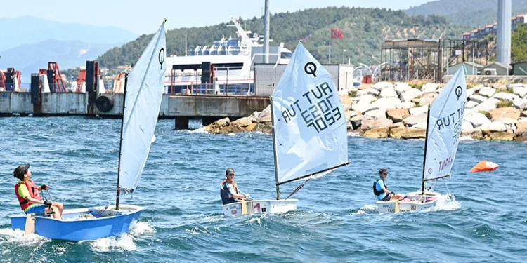Bursa’da Kabotaj Bayramı’nda yelkenler yarışları nefes kesti