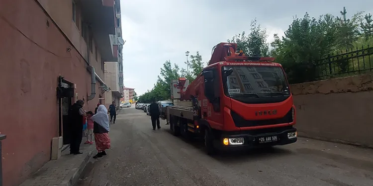 Yaşlı adam banyoda ölü bulundu