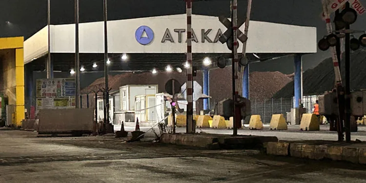 Atakaş Limanı’nda gemi yangını