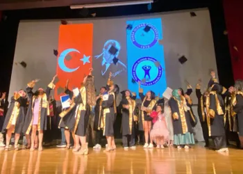 BUÜ Güzel Sanatlar Fakültesi öğrencileri mezun oldu