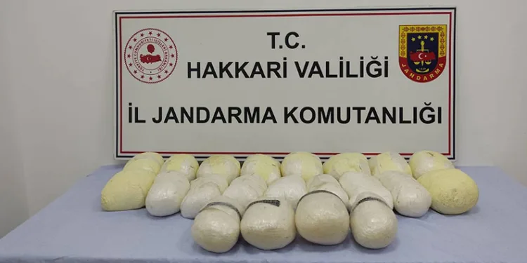 Hakkari’de 23 kilo uyuşturucu ele geçirildi