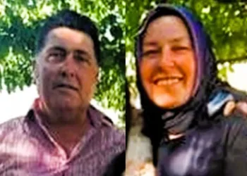 DENİZLİ'NİN GÜNEY İLÇESİNDE AİLE İÇİNDE ÇIKAN TARTIŞMADA, KARISI TARAFINDAN BAŞINA DEMİR SOPAYLA VURULAN KOCA OLAY YERİNDE HAYATINI KAYBETTİ. (HASAN DURNA/DENİZLİ-İHA) Denizli'nin Güney ilçesinde aile içinde çıkan tartışmada, karısı tarafından başına demir sopayla vurulan koca olay yerinde hayatını kaybetti.