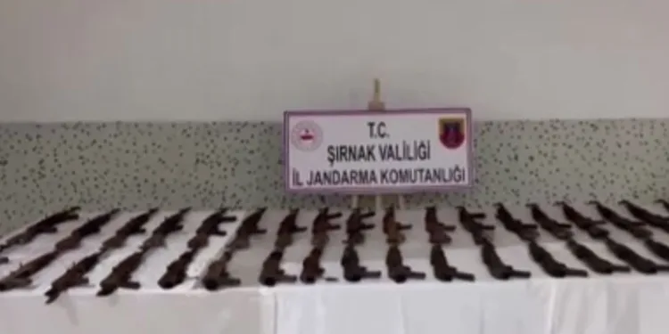 Şırnak’ta 36 adet AK-47 piyade tüfeği ele geçirildi