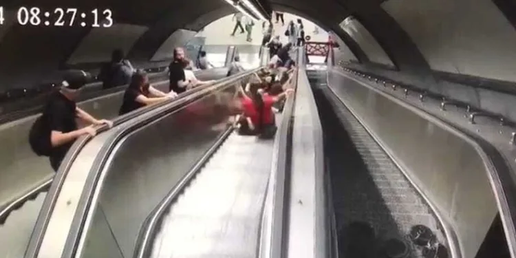 İzmir Metro’sunda yürüyen merdiven kazası