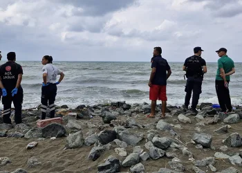 Serinlemek için denize giren şahıs kayboldu