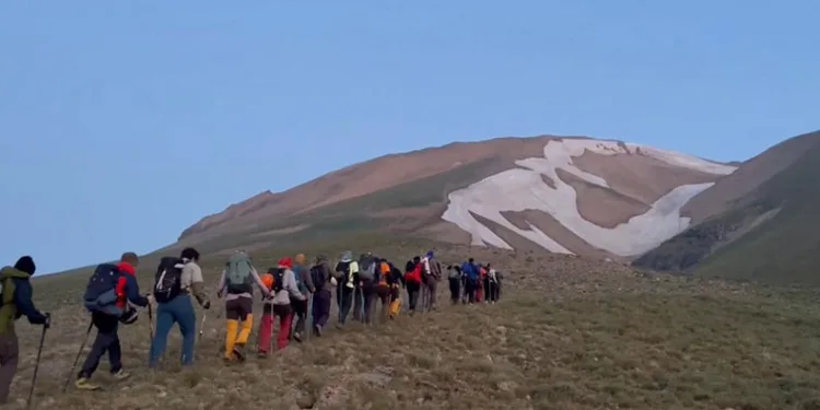 Ağrı’da Süphan Dağı zirve tırmanışı ile 15 Temmuz kutlandı