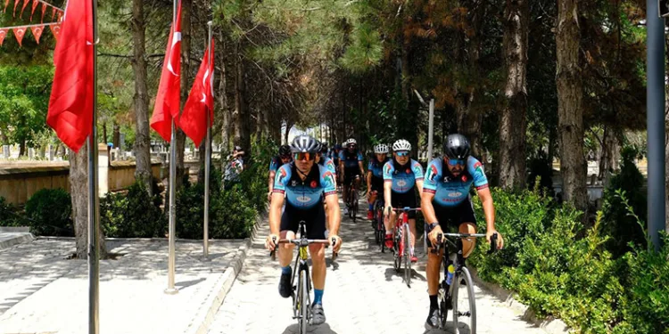Şehit Ömer Halisdemir’in anısına pedal çevirdiler