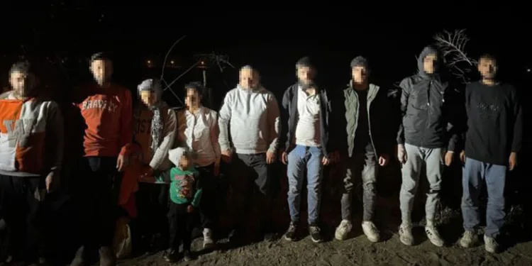 Yurt dışına kaçmaya çalışan 10 düzensiz göçmen yakalandı