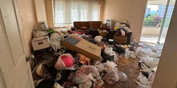 Nilüfer’de çöp ev temizlendi