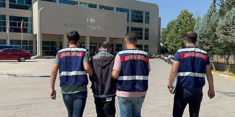 Terör operasyonunda yakalanan zanlı tutuklandı