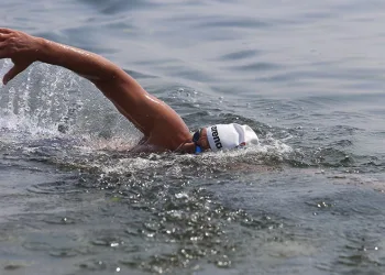 Bursa’da yüzme maratonu nefes kesti