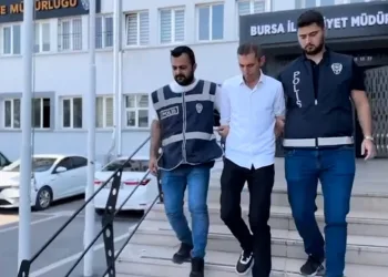 Bursa’da yerde bulduğu kimlikle 2 yıl polisten kaçtı