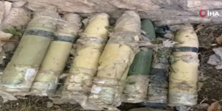 Pençe-Kilit bölgesinde teröristlere ait malzeme ele geçirildi