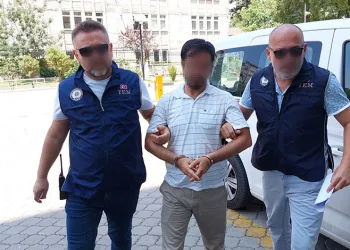 FETÖ’den aranan öğretmen yakalandı