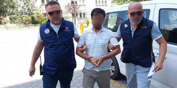FETÖ’den aranan öğretmen yakalandı