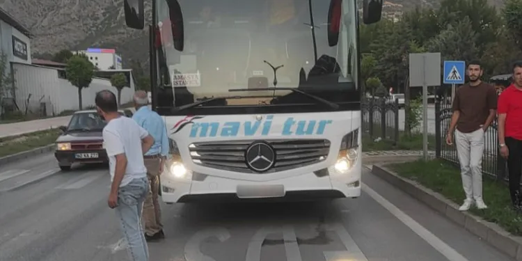 Amasya’da yolcu otobüsünün çarptığı yaya hayatını kaybetti
