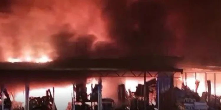 Malatya’da konteyner çarşıda yangın