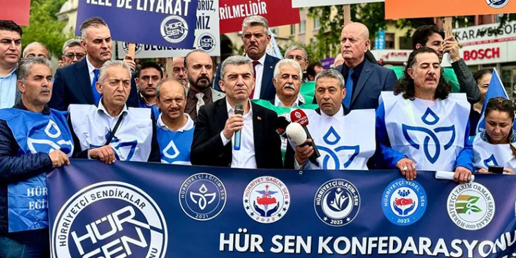 Hür-Sen Bursa Şubesi’nden öğretmenlik meslek kanununa tepki