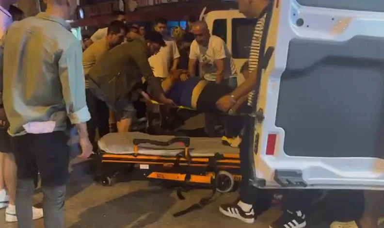 Bursa’da otomobille çarpışan motosikletli kurye yaralandı