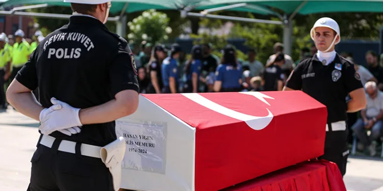 Bursa’da kanserden ölen polis için tören düzenlendi
