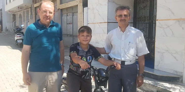 11 yaşındaki Zafer’den örnek davranış