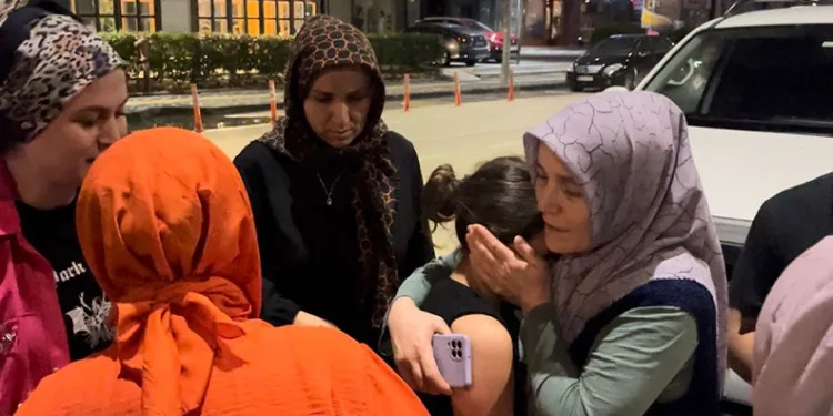 Bursa’da aranan 3 kayıp kız AVM’de bulundu