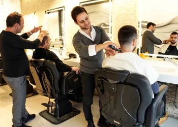 Bursa’da berberler pazar, güzellik salonları salı günü kapalı olacak