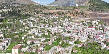 Popülasyonu artan ayılar yerleşim yerlerini mesken tuttu