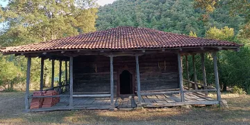 Bu caminin çivileri bile ahşap