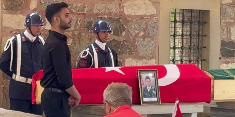 Kalp krizinden hayatını kaybeden uzman çavuş son yolculuğuna uğurlandı