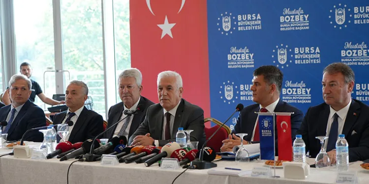 Bozbey: Üniversite Görükle metro hattı hayal bir proje