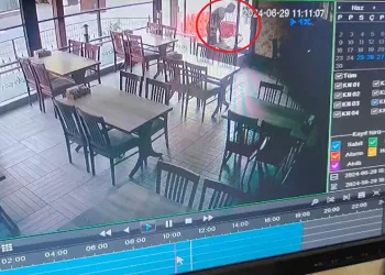 Bursa’da gündüz vakti meşrubat hırsızlığı