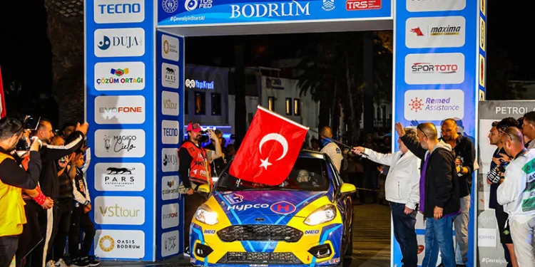 Türkiye’nin ilk engelli kadın pilotundan bir ilk daha