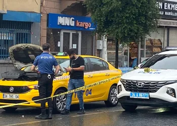 Beyoğlu’nda bir şahıs caddede rastgele ateş açtı