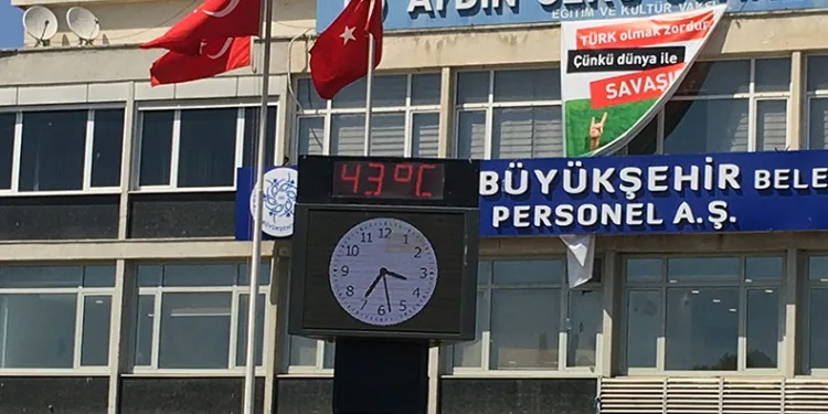 Hava sıcaklığı 43 dereceye çıktı