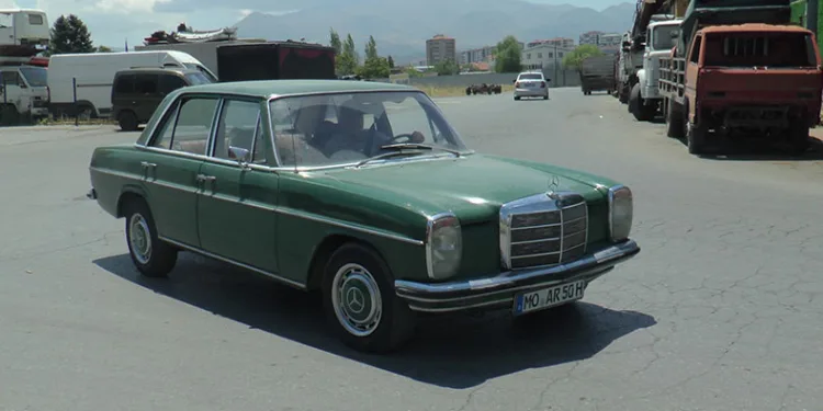 Klasik Mercedes’iyle 7 bin 500 kilometre yol yaptı