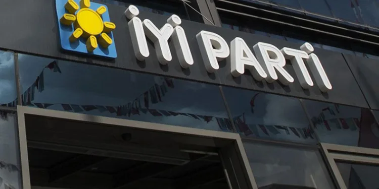İYİ Parti İstanbul Milletvekili Özdemir partisinden istifa etti