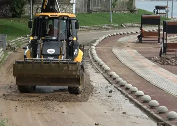 Gemlik sele teslim oldu, pazar göle döndü