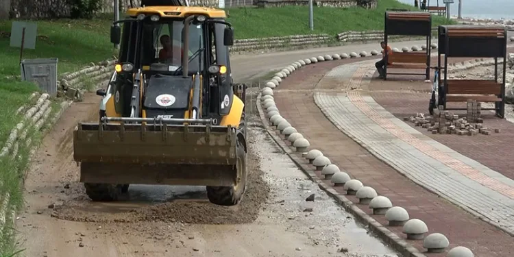 Gemlik sele teslim oldu, pazar göle döndü