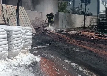 Gaziantep’te boya fabrikasında yangın