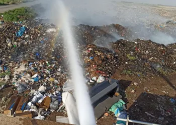 Kumlu’da çıkan çöplük yangını söndürüldü