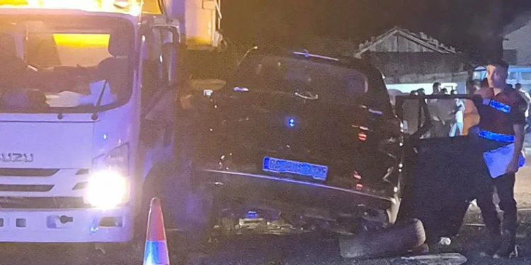 Bozüyük’te otomobil kamyona çarptı