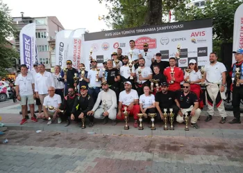 Ralli pilotları Gemlik’te rüzgar gibi esti