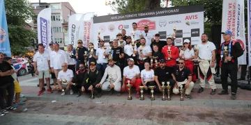 Ralli pilotları Gemlik’te rüzgar gibi esti