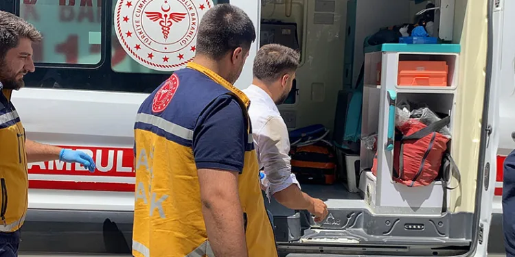 Devrilen motosikletin sürücüsü yaralandı