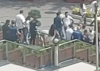 Bursa’da dava sonrası taraflar birbirine girdi