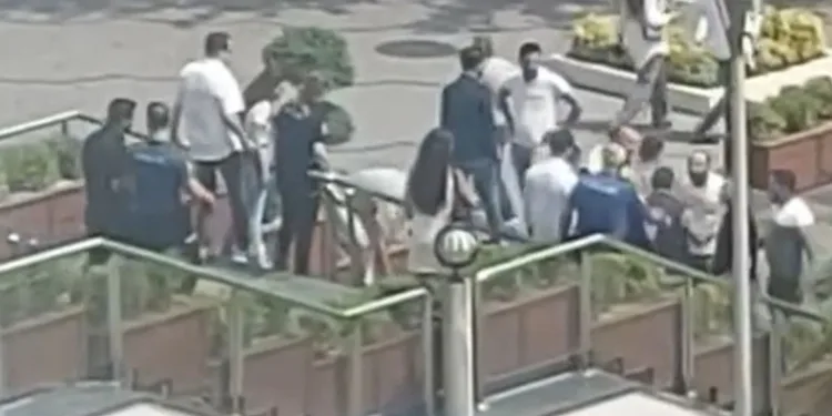 Bursa’da dava sonrası taraflar birbirine girdi