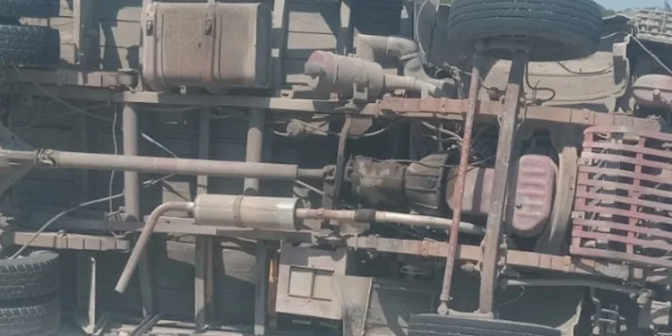 Konya’da kamyonet devrildi: 2 yaralı